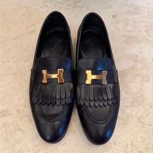 ✨ Hermès Paris Fringe Loafers – Black Leather with Gold “H” Hardware ✨
